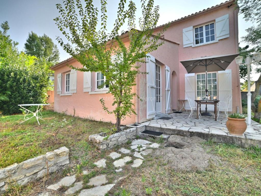 Photo de Holiday Home La Villa Rose by Interhome