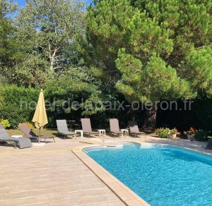 Villa avec Piscine chauffée et parc arboré située à 100 m de la Plage et Forêt sans vis à vis à Saint-Trojan-les-Bains